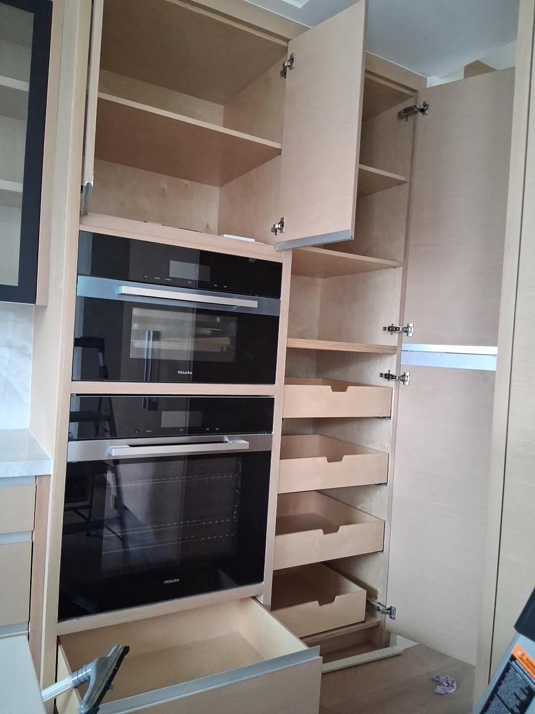 After deep cleaning service in Los Angeles with a clean and organized bedroom