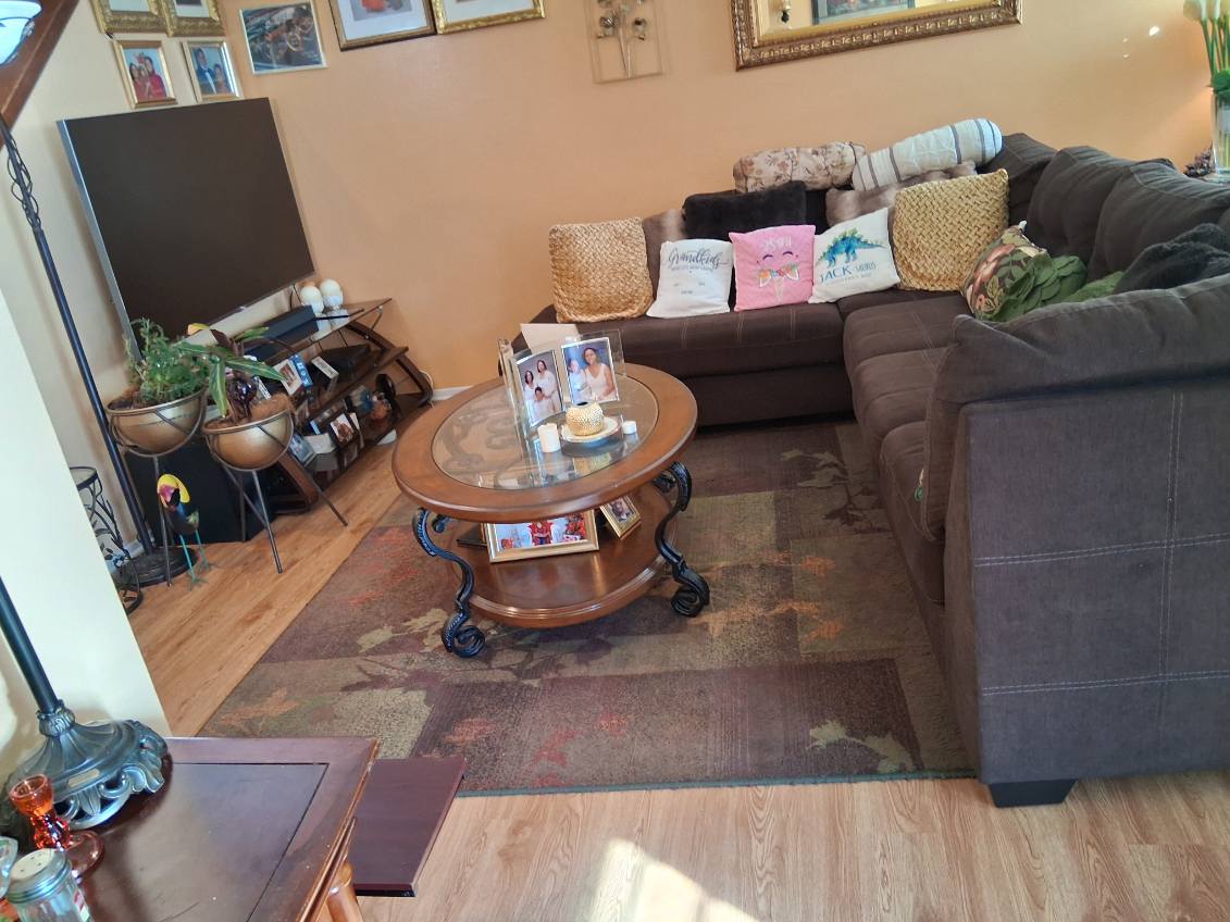After deep cleaning service in Los Angeles with spotless living room